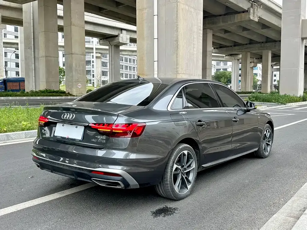 Audi A4L 2022 из CN, фото 6