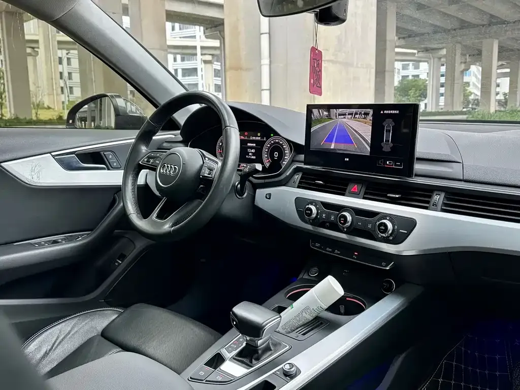 Audi A4L 2022 из CN, фото 8