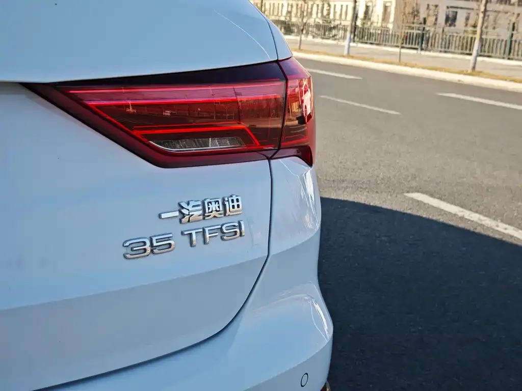 Audi Q3 2021 из CN, фото 4