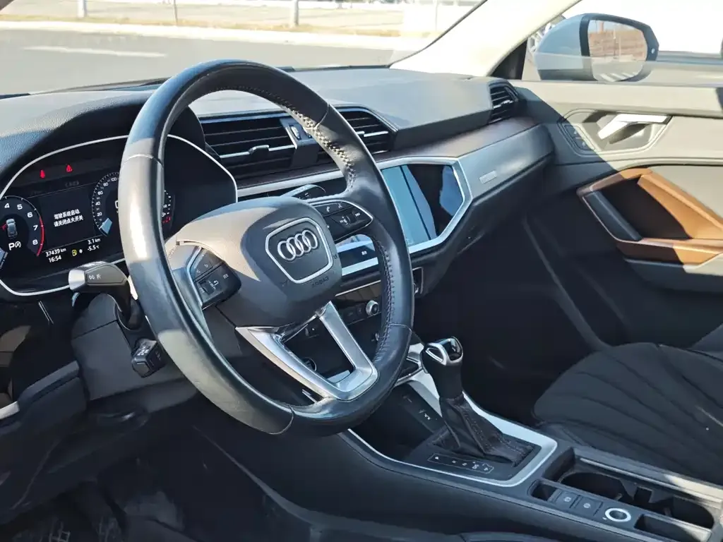 Audi Q3 2021 из CN, фото 8