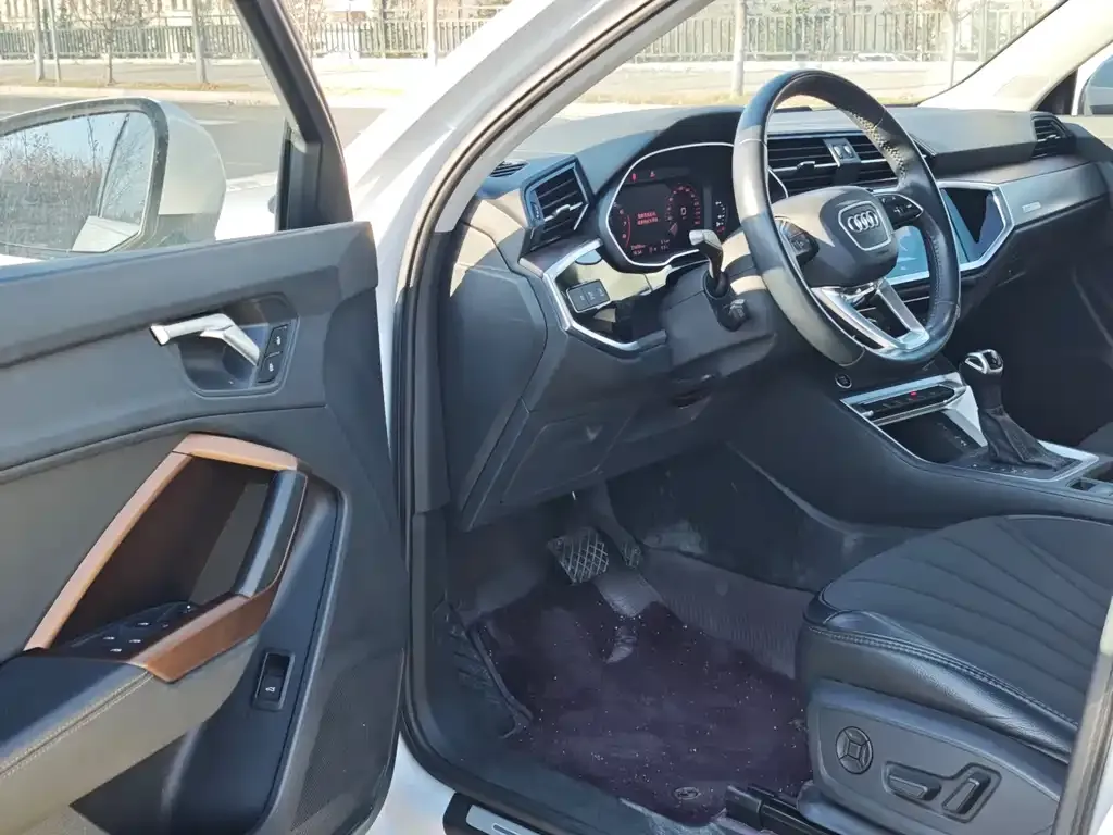 Audi Q3 2021 из CN, фото 9