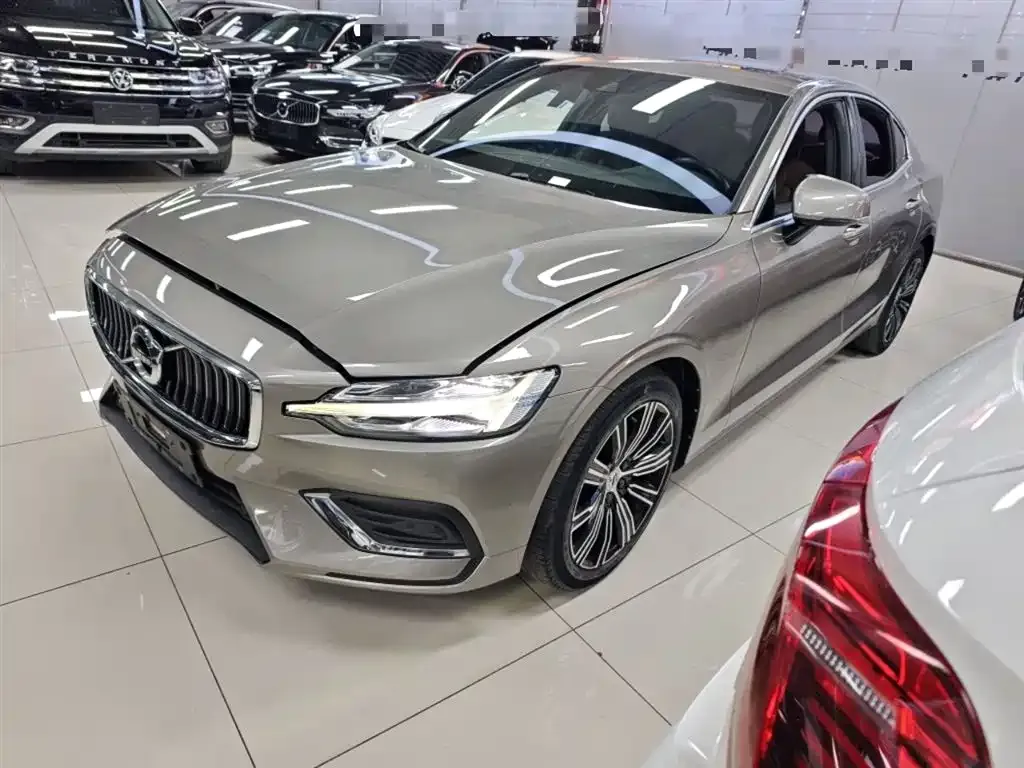 Volvo S60 2021 из CN, фото 5