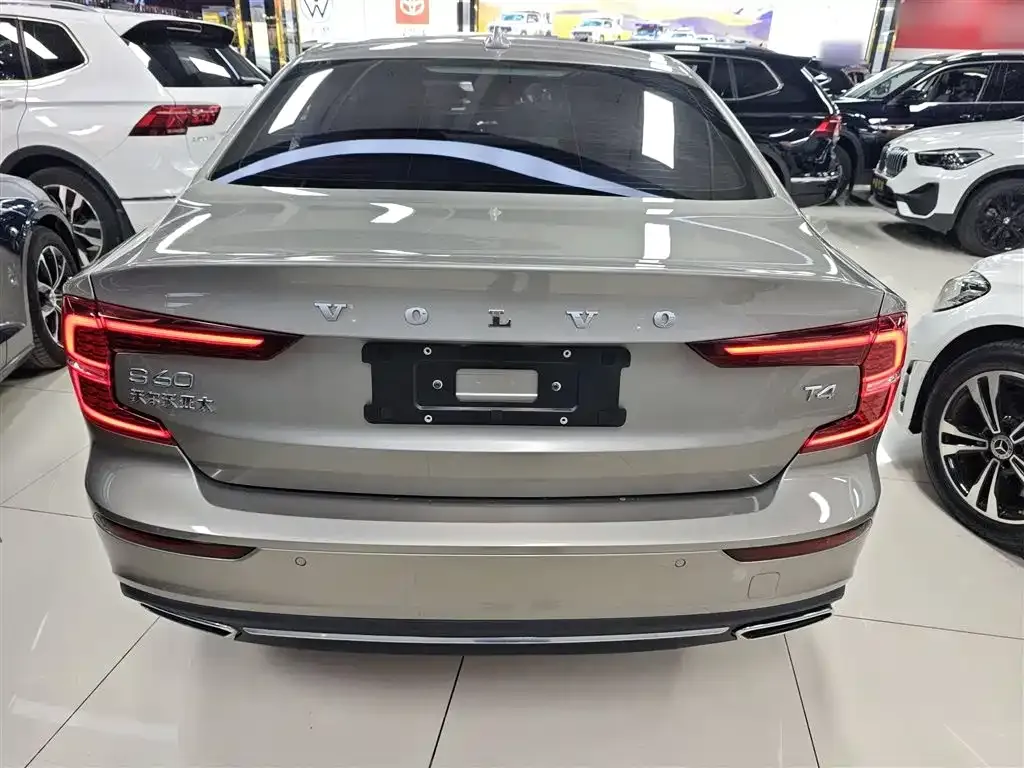 Volvo S60 2021 из CN, фото 6
