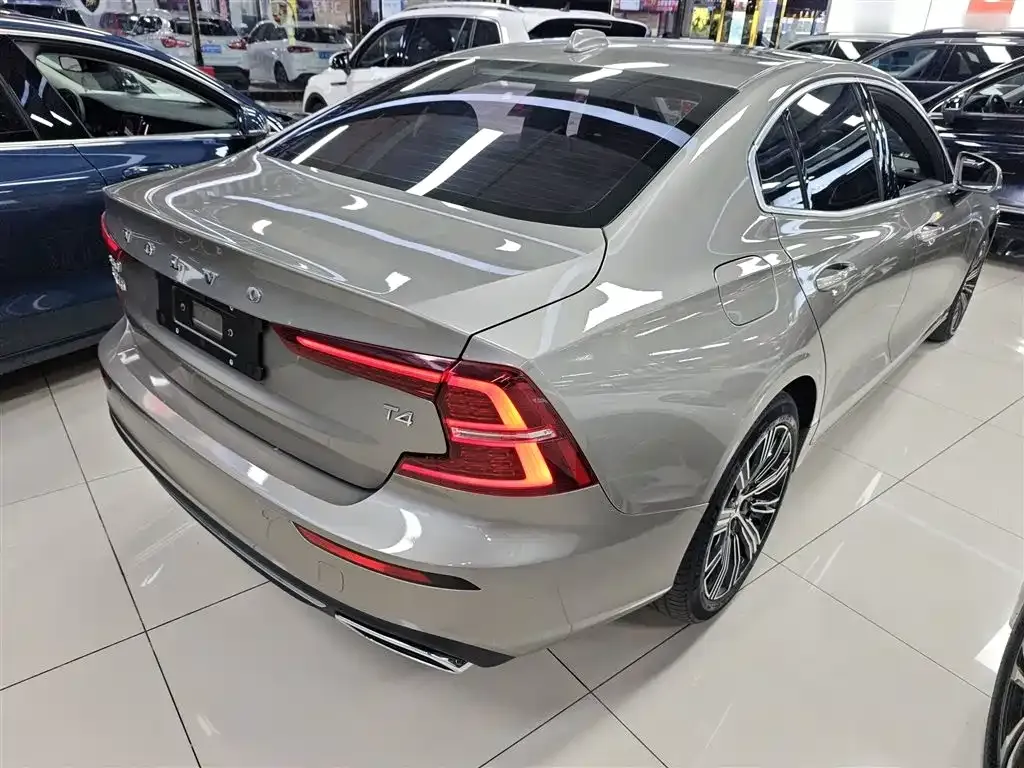 Volvo S60 2021 из CN, фото 7