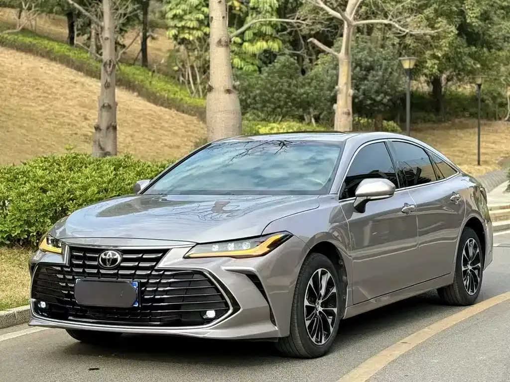 Toyota Avalon 2023 из CN, фото 1
