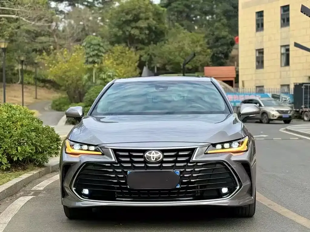 Toyota Avalon 2023 из CN, фото 2
