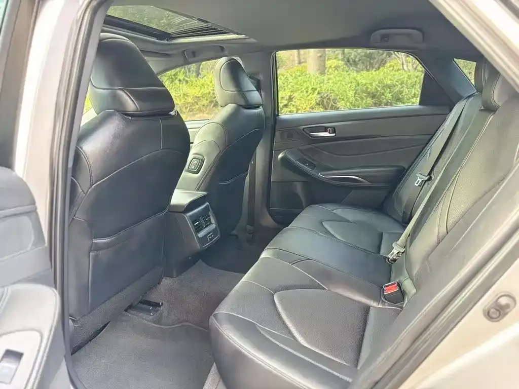 Toyota Avalon 2023 из CN, фото 4