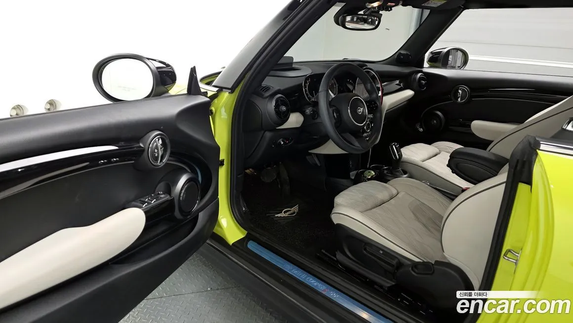 Mini Cooper Convertible — фото 10