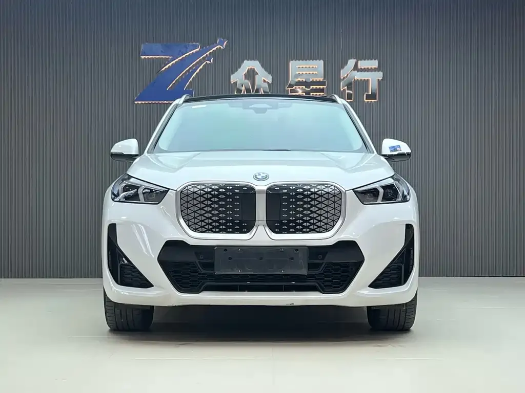BMW iX1 2024 из CN, фото 2