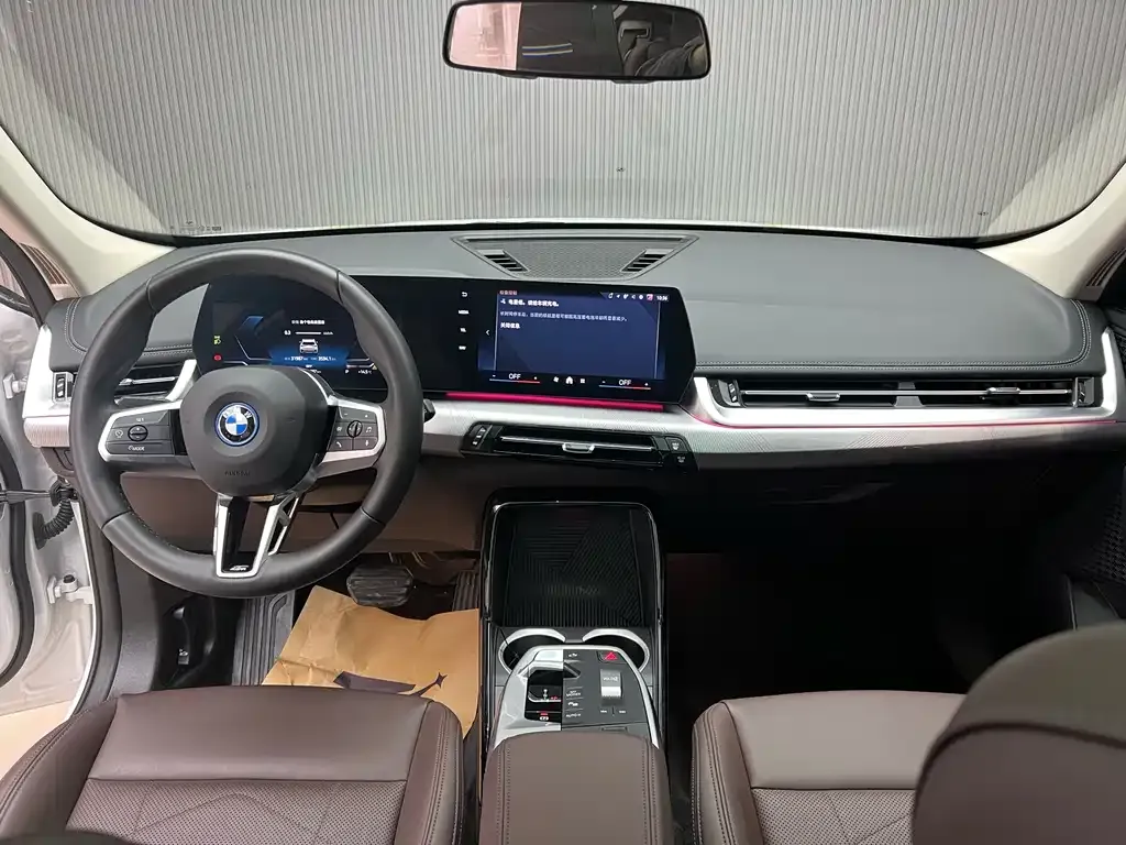BMW iX1 2024 из CN, фото 5