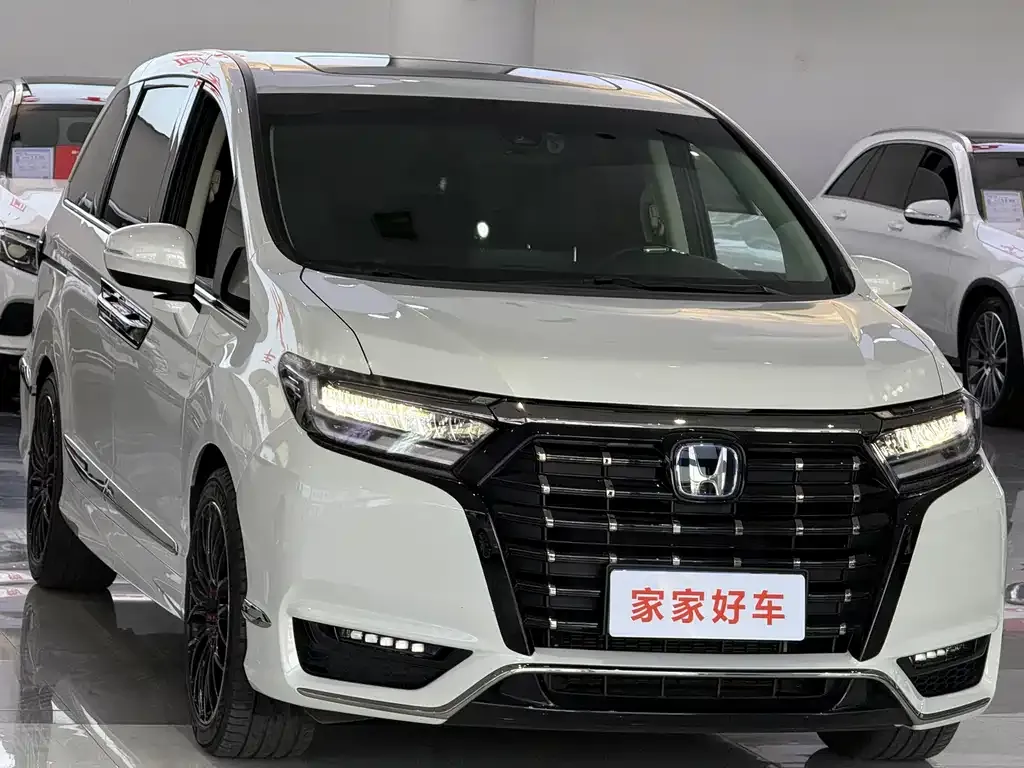 Honda Elysion 2023 из CN, фото 3