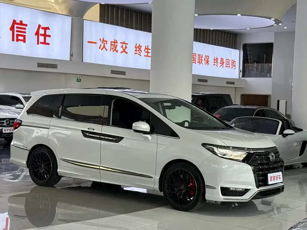 Honda Elysion 2023 из CN, фото 4