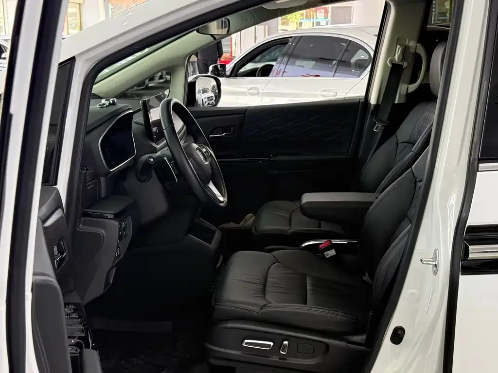 Honda Elysion 2023 из CN, фото 5