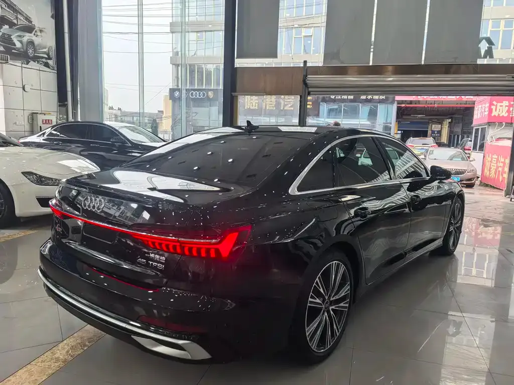 Audi A6L 2024 из CN, фото 6