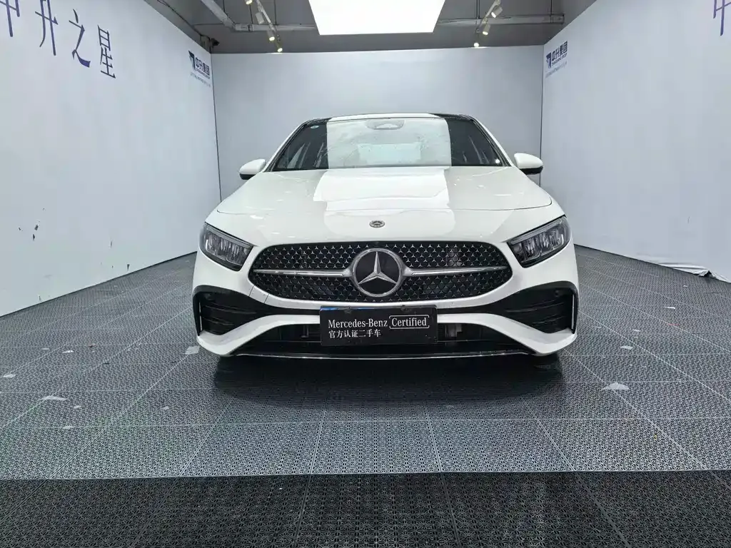 Mercedes-Benz A-Class 2023 из CN, фото 1