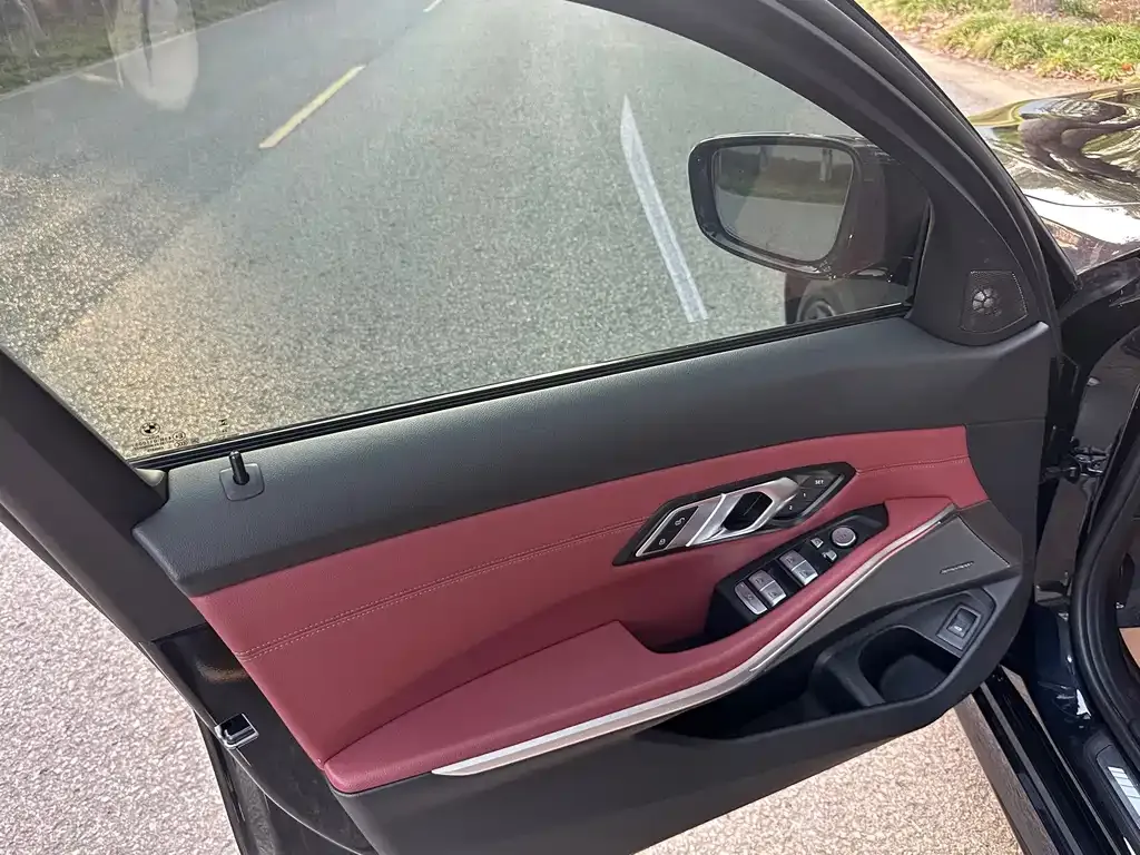 BMW 3 Series 2024 из CN, фото 9