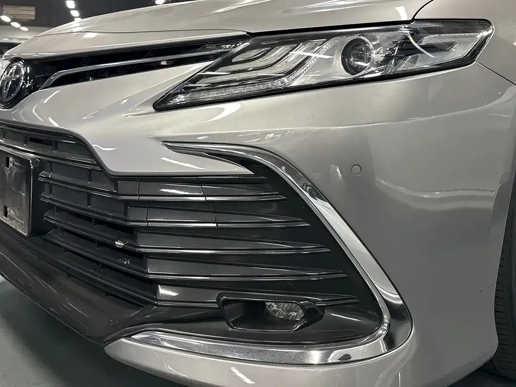 Toyota Camry — фото 10