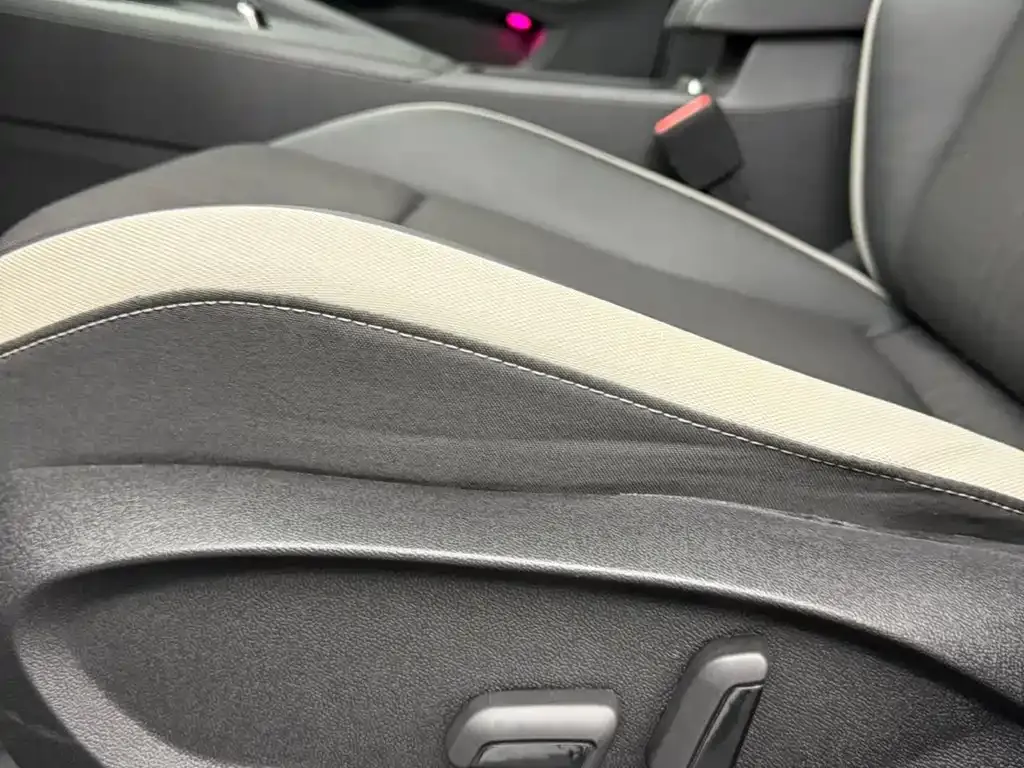 Volkswagen Golf 2021 из CN, фото 8