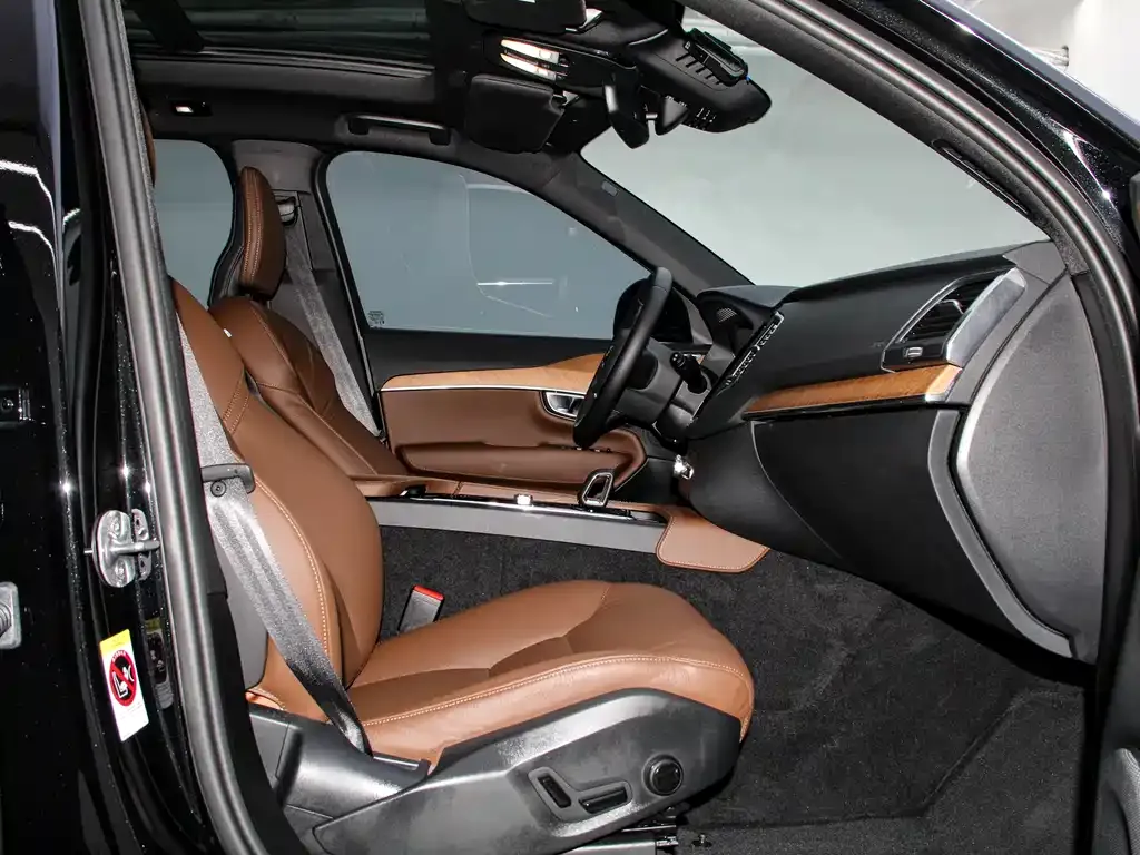 Volvo XC90 2024 из CN, фото 8