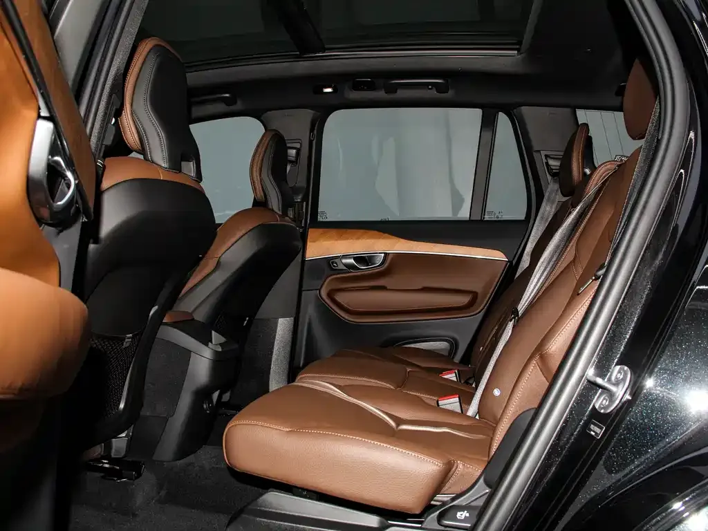 Volvo XC90 2024 из CN, фото 9