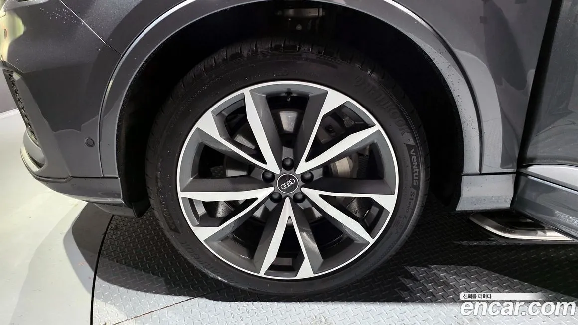 Audi Q7 2022 из KR, фото 5