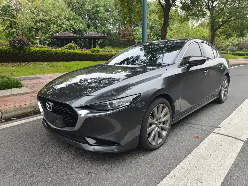 Mazda 3 Axela — фото 1