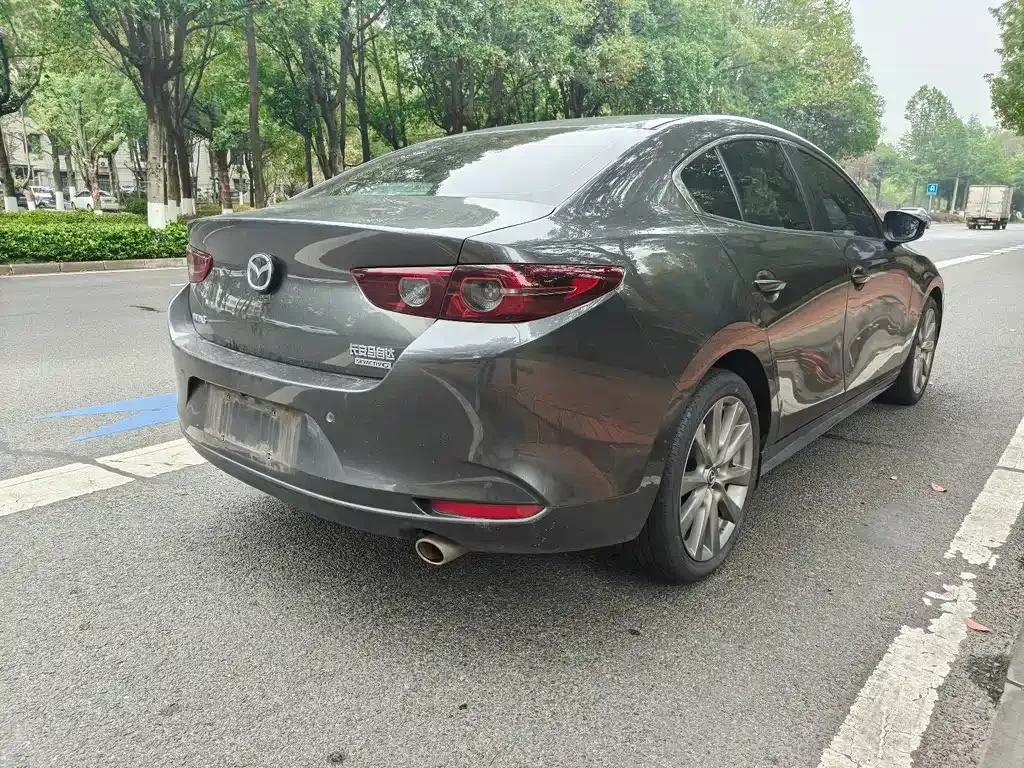 Mazda 3 Axela — фото 9