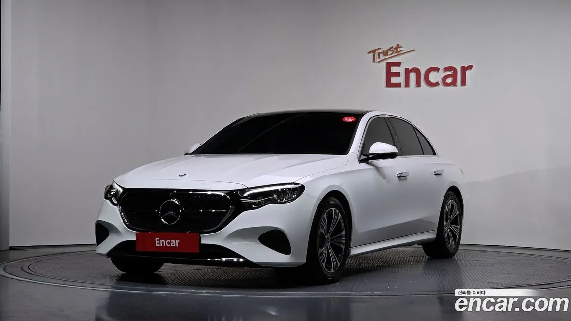 Mercedes-Benz E-Class — фото 1