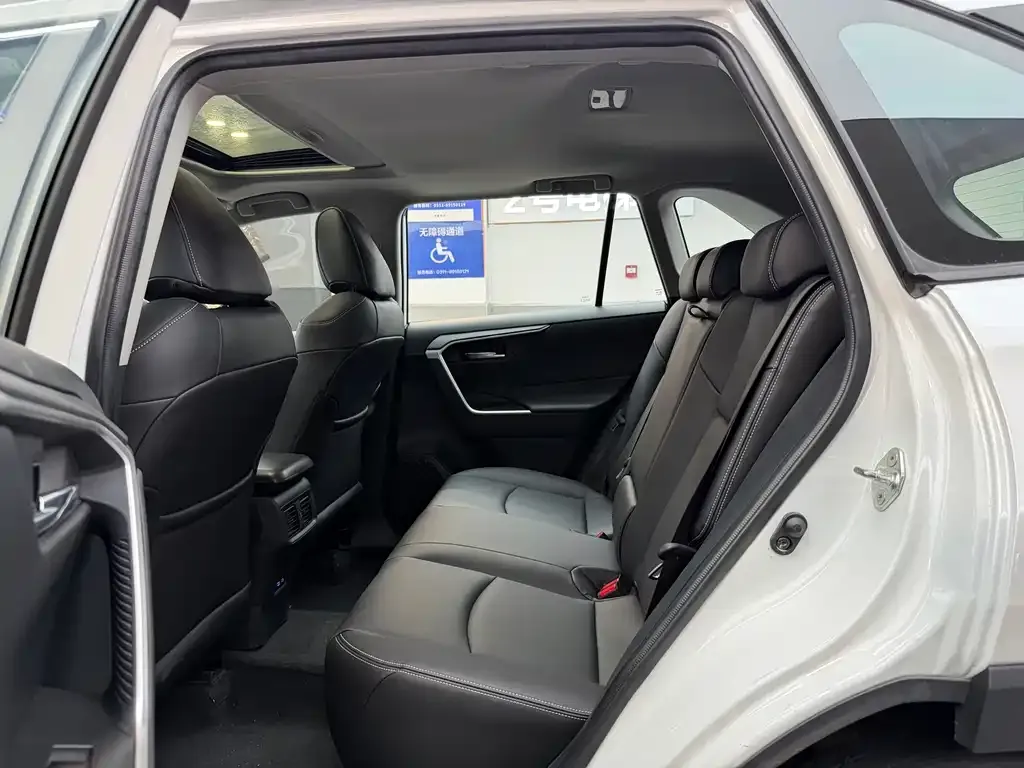 Toyota RAV4 2022 из CN, фото 10
