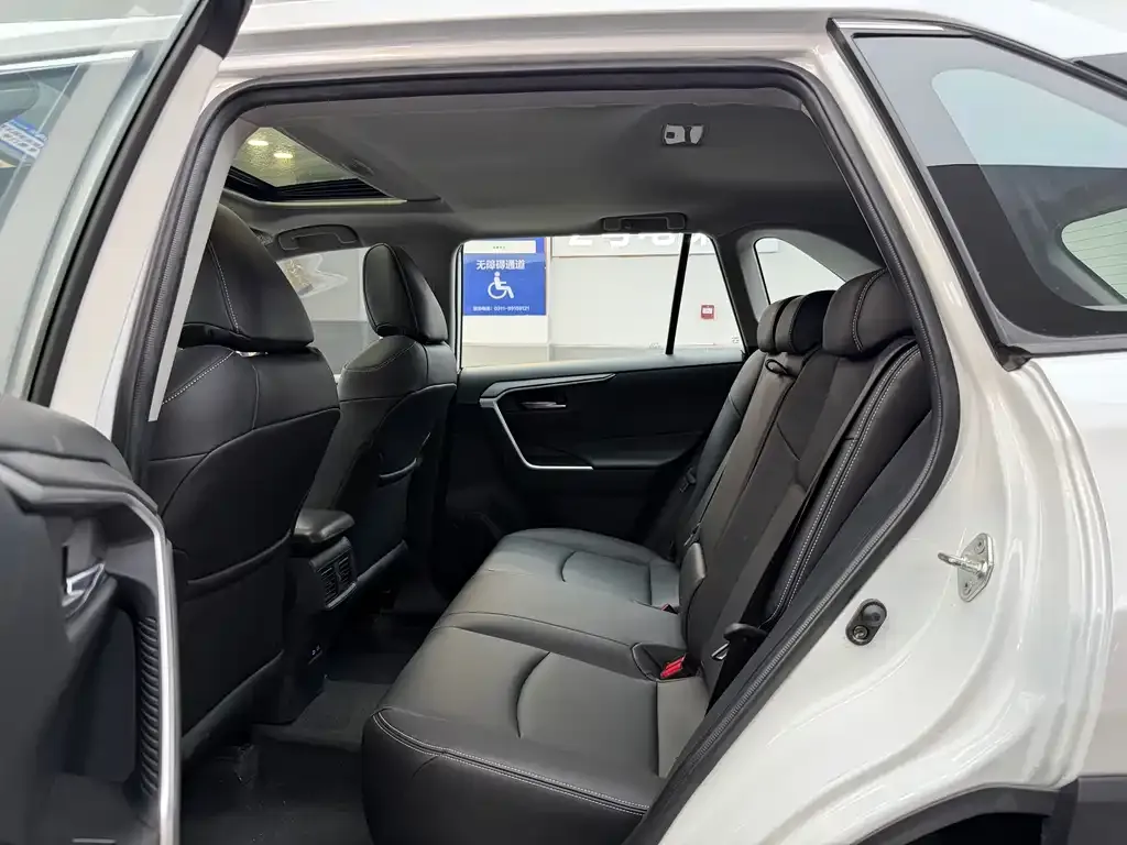 Toyota RAV4 2022 из CN, фото 5