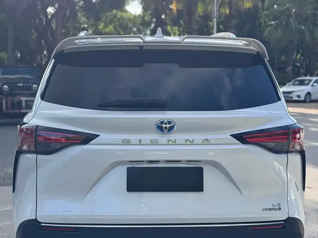 Toyota Sienna 2023 из CN, фото 8