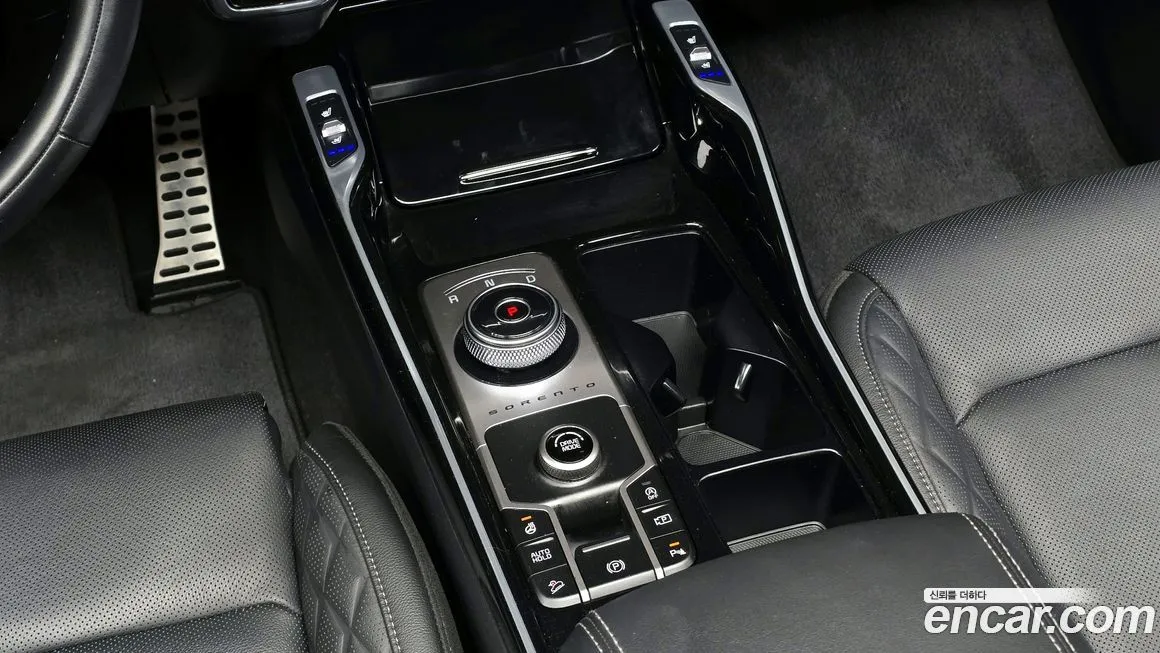 Kia Sorento — фото 9