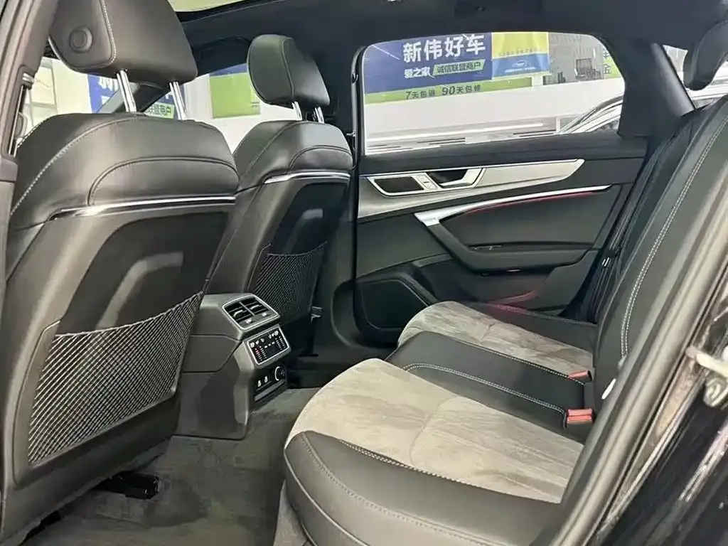 Audi A6L 2023 из CN, фото 6