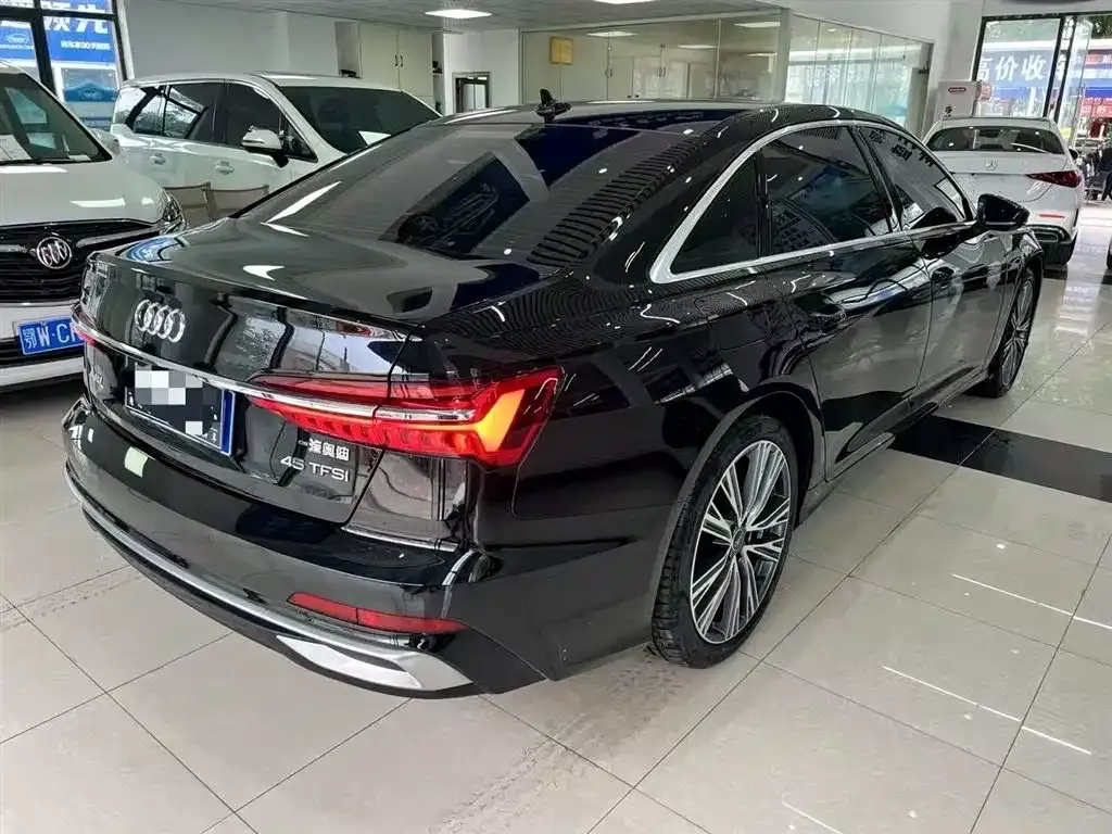 Audi A6L 2023 из CN, фото 7