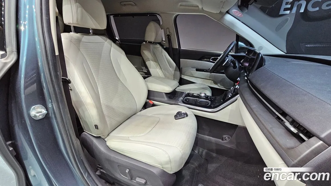 Kia Carnival — фото 10