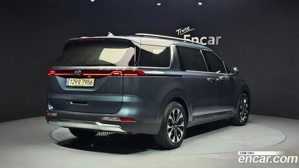 Kia Carnival — фото 2