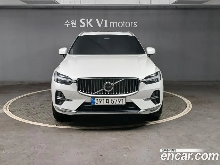 Volvo XC60 — фото 1