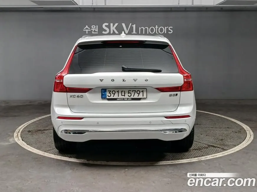 Volvo XC60 — фото 2
