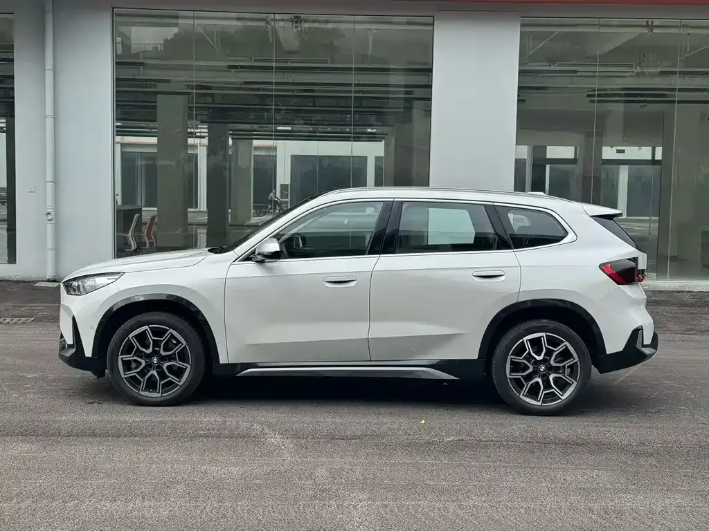 BMW X1 2024 из CN, фото 8