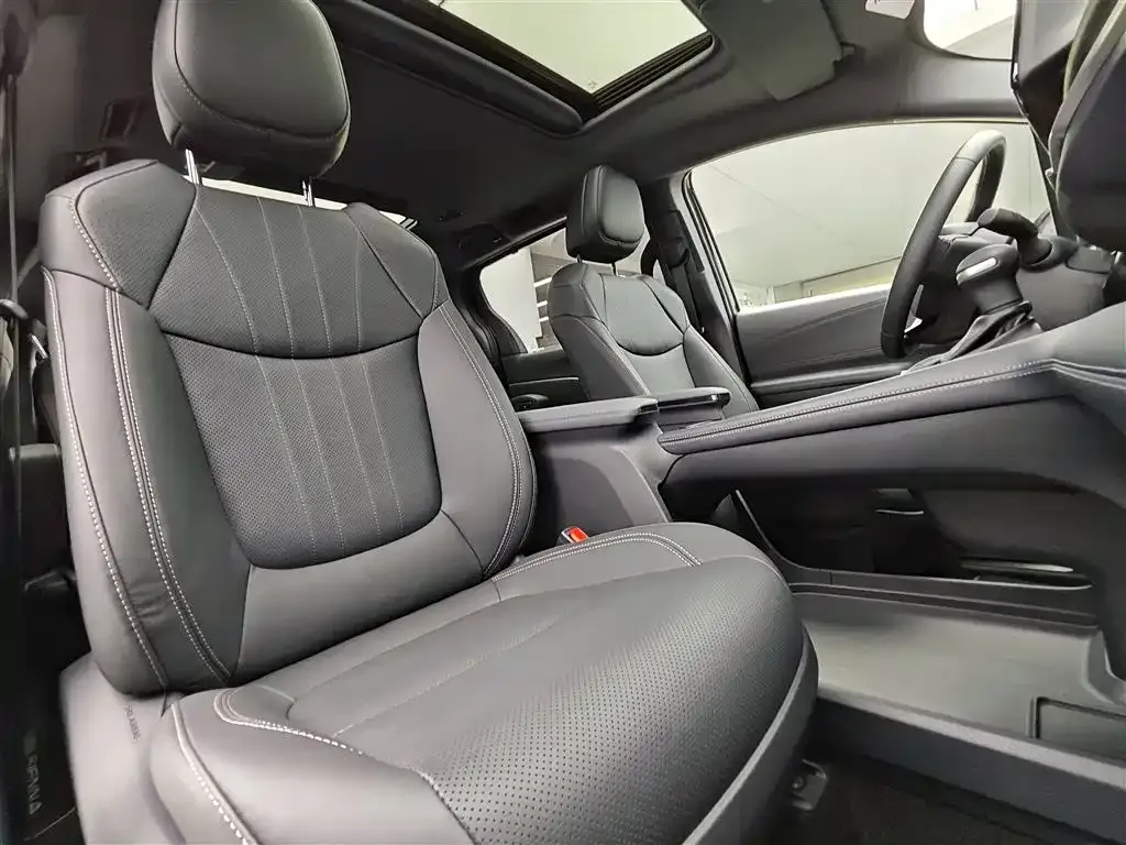 Toyota Sienna 2024 из CN, фото 10