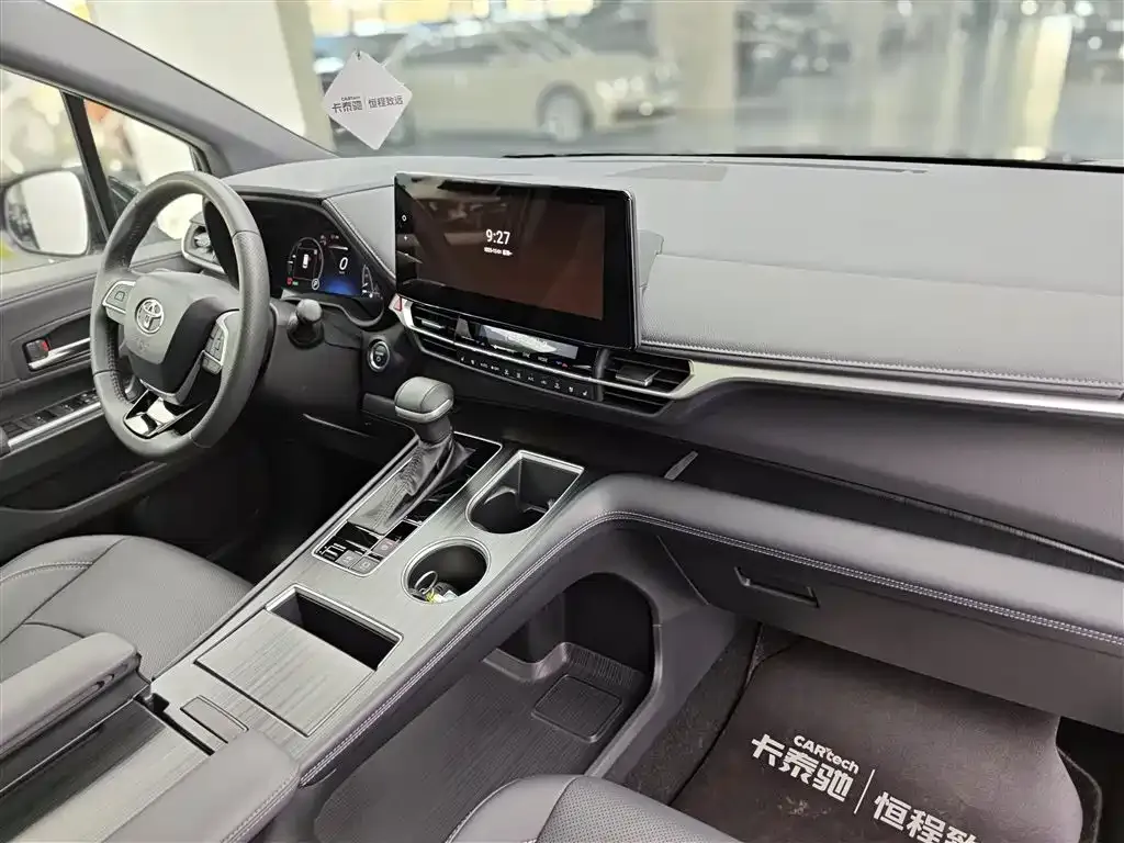 Toyota Sienna 2024 из CN, фото 9