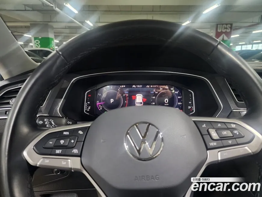Volkswagen Tiguan — фото 9