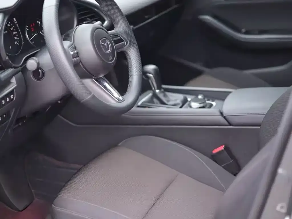 Mazda 3 Axela 2023 из CN, фото 8