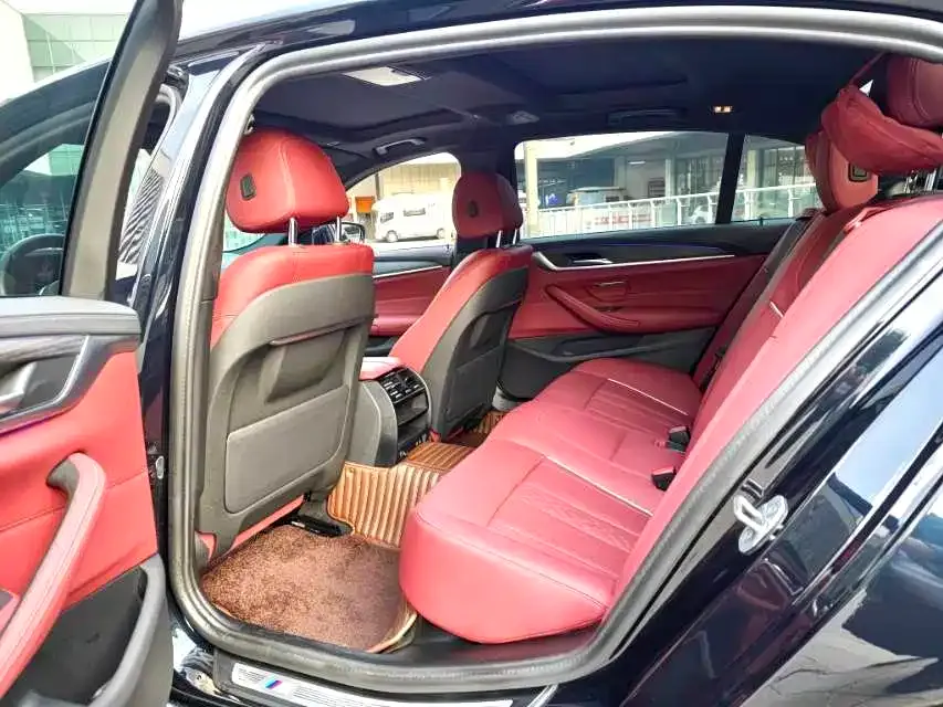 BMW 5 Series 2024 из CN, фото 4