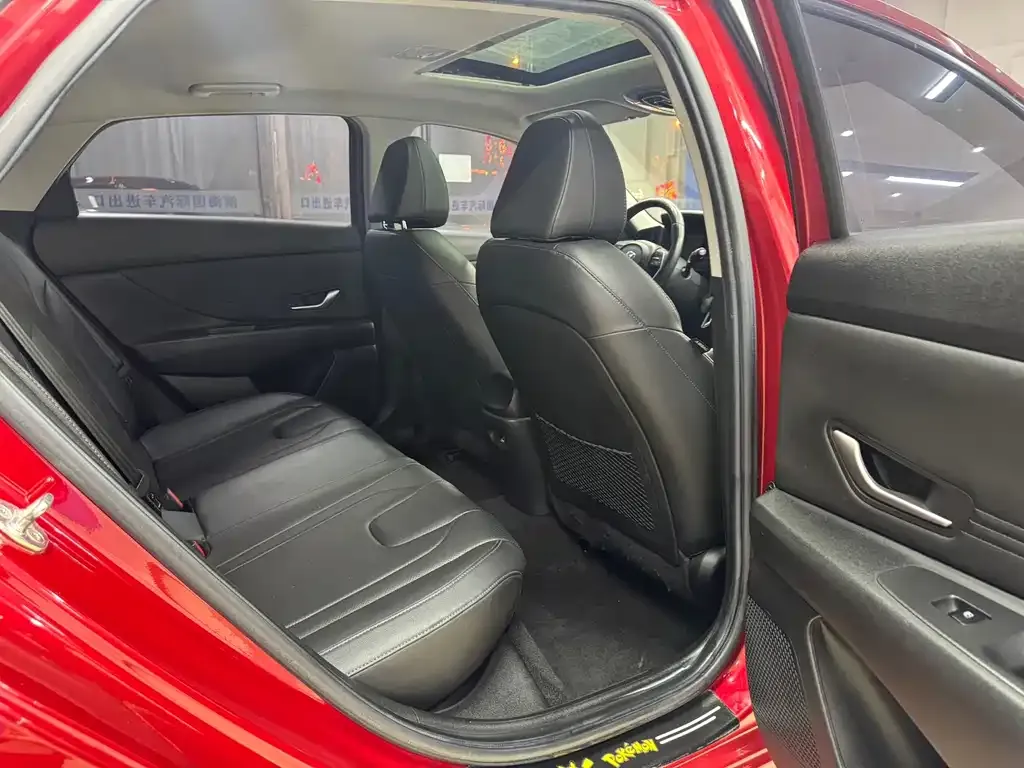 Hyundai Elantra 2021 из CN, фото 9
