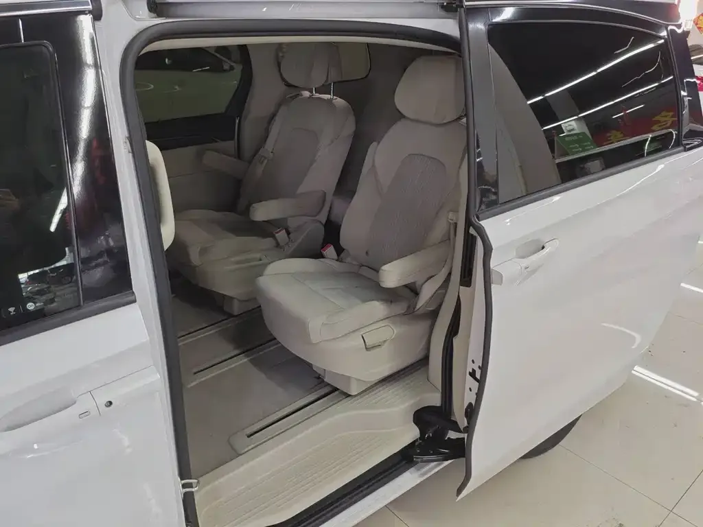 Buick GL8 2022 из CN, фото 7