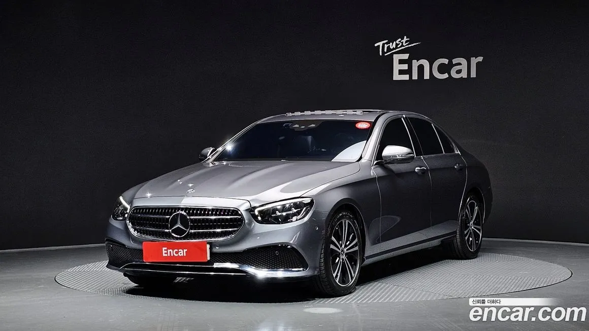 Mercedes-Benz E-Class — фото 1