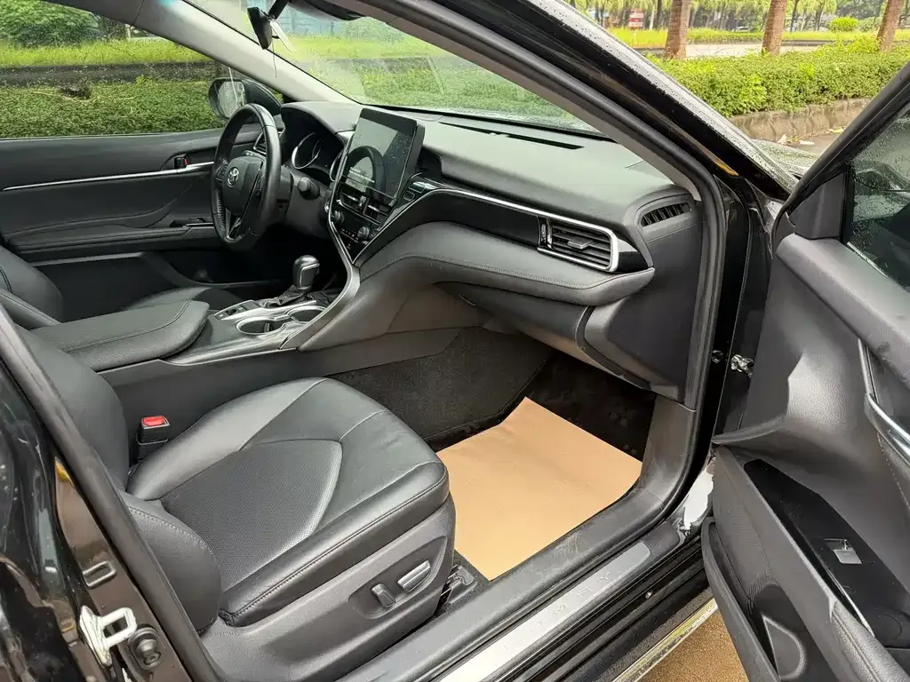 Toyota Camry 2023 из CN, фото 7