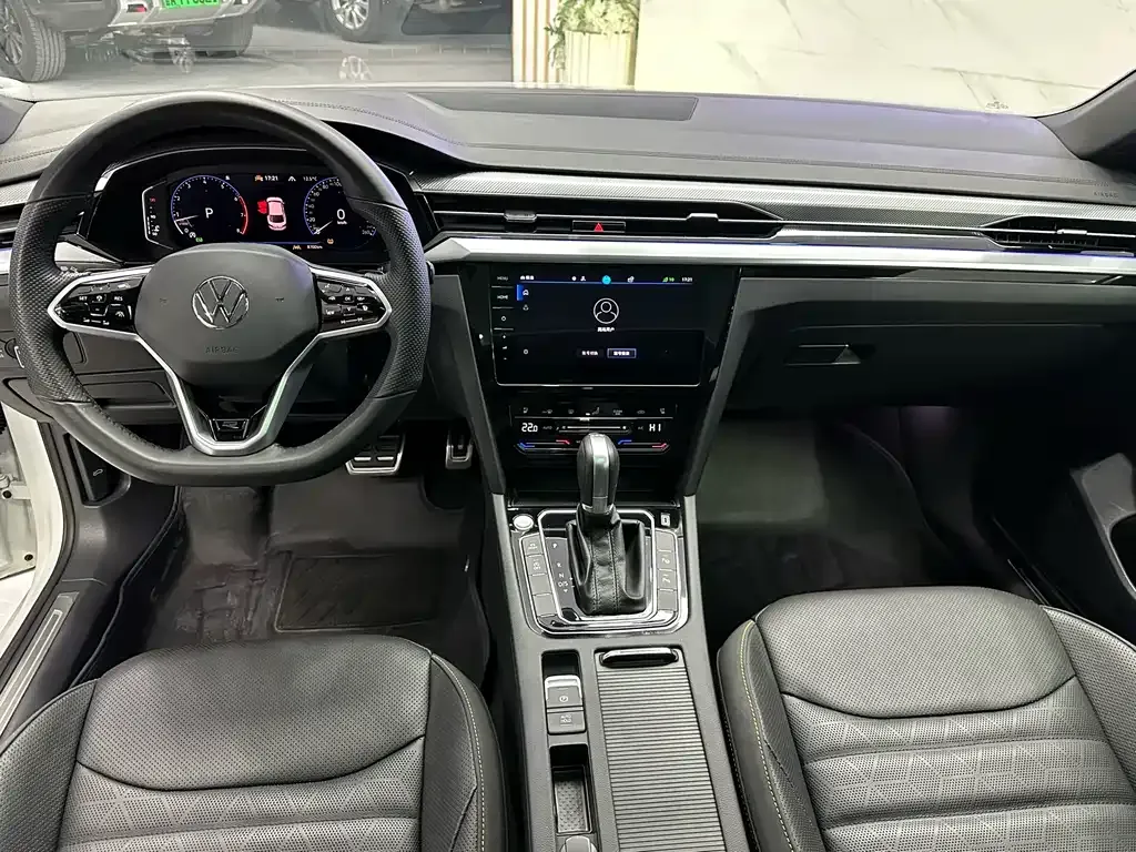 Volkswagen CC 2024 из CN, фото 10