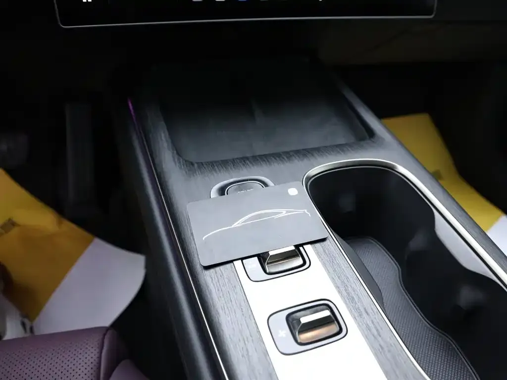 Xiaomi SU7 2025 из CN, фото 10